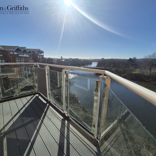 Renting in Cardiff - 2 bedroom apartment, Century Wharf, Cardiff Bay