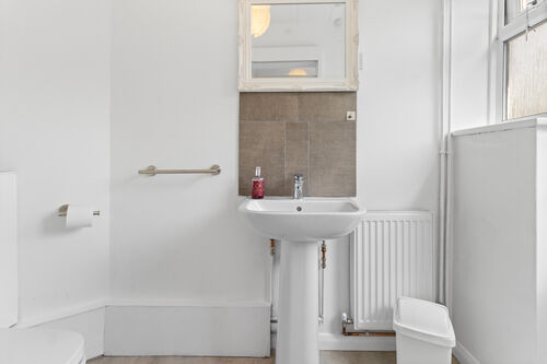 Glen Close, Polegate