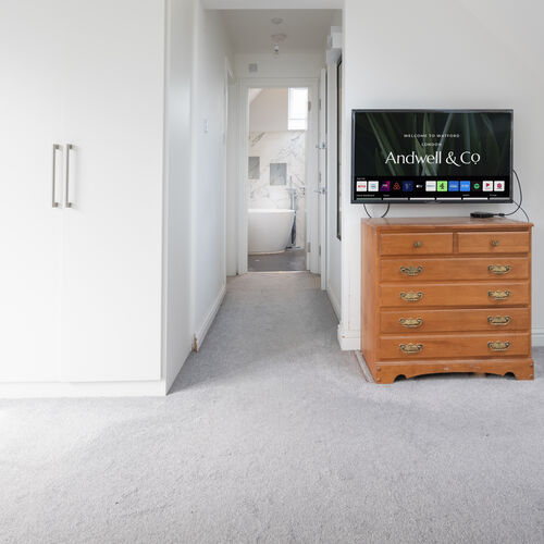 The Oaks, Watford WD19 4LR