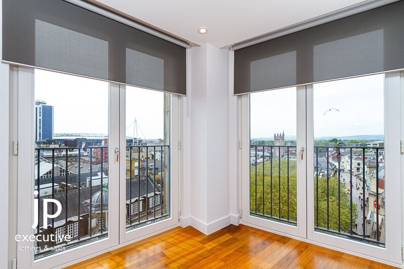 HAYES APARTMENTS CARDIFF CITY CENTRE FURNISHED/UNFURNISHED TWO BEDROOM PENTHOUSE WITH VIEWS OVER THE CITY CENTRE