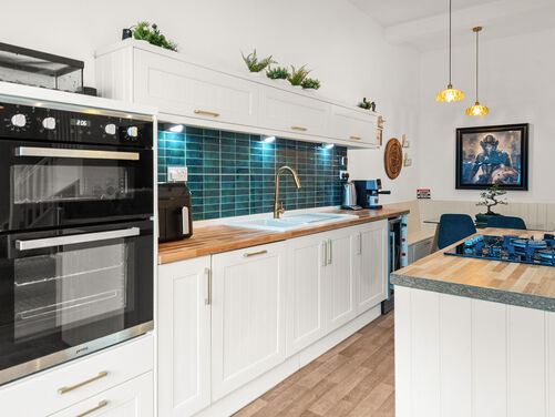 Vicar Street, Falkirk, FK1 1LL