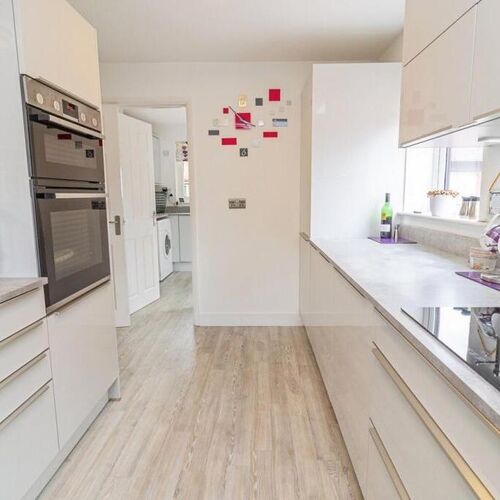 HIGH ST, NORTH CRAWLEY - 4 BEDROOMS