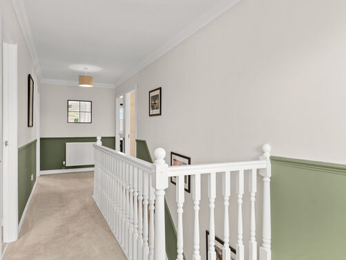 Marshall Drive, California, FK1 2AB