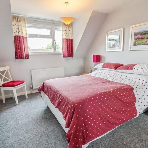 HIGH ST, NORTH CRAWLEY - 4 BEDROOMS