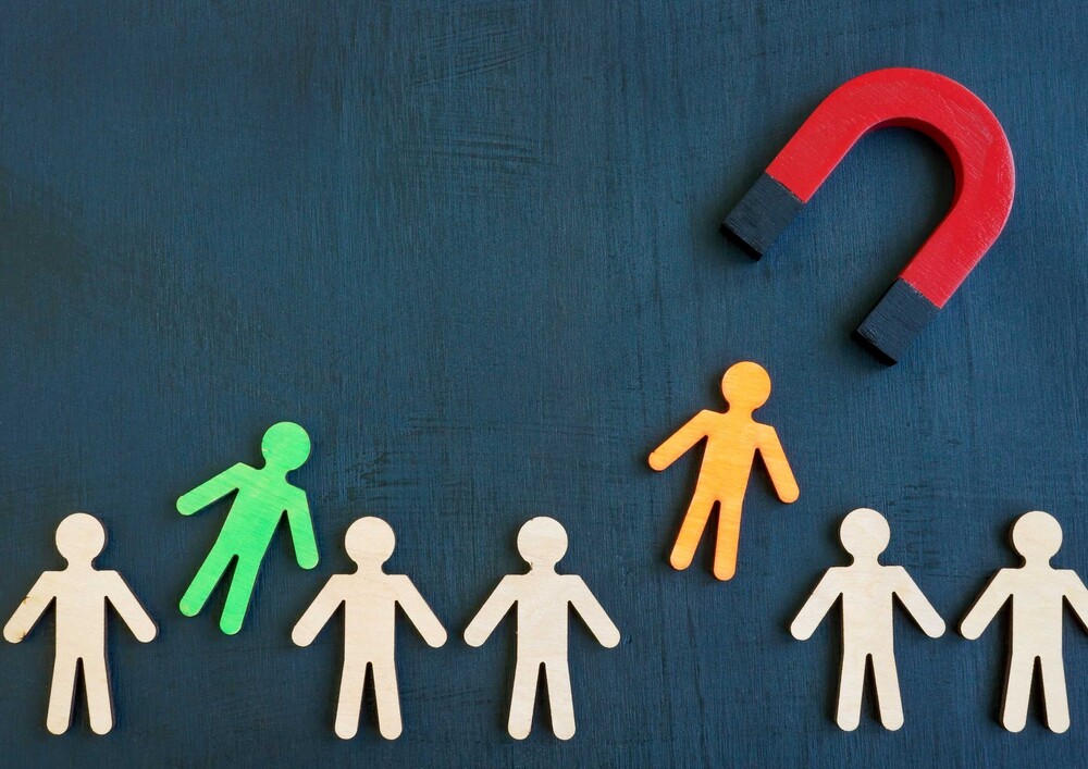 The Transparency Debate: Pros and Cons of Disclosing Salary Ranges in IT Recruitment