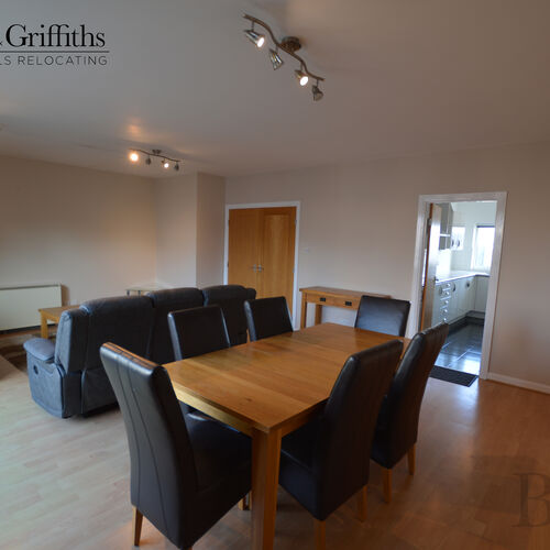 Renting in Cardiff - 3 Bedroom Duplex Penthouse Apartment, Cardiff Bay