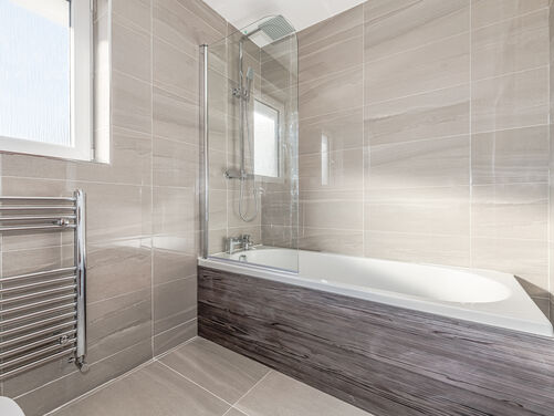 Claremont, Alloa, FK10 2DN