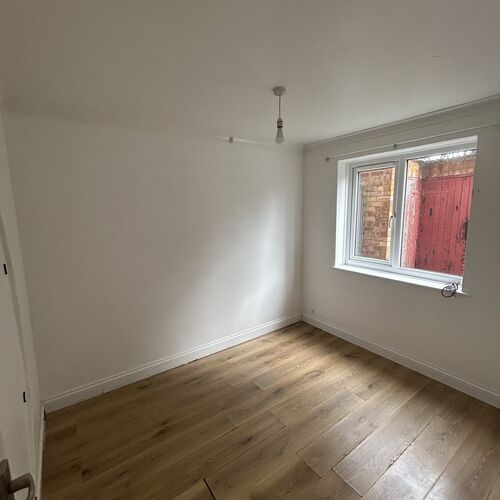 WEST BLETCHLEY - 2 BEDROOM HOUSE with GARDEN
