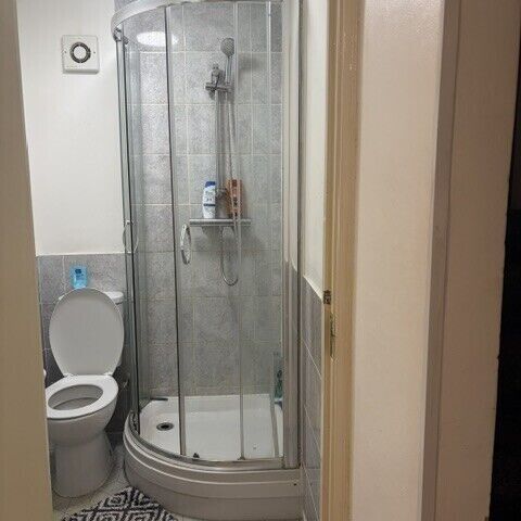 CONNIBURROW - ROOM RENTAL