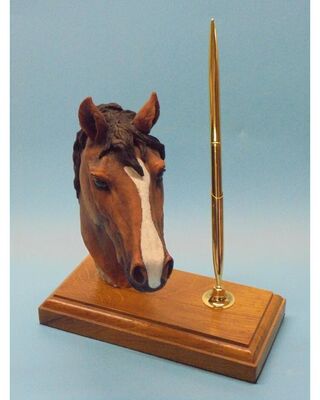 Chestnut Horse Head Desk Pen Stand