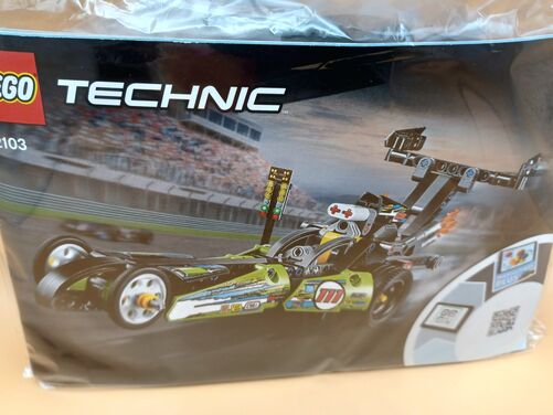 Lego® Technic 2 in 1  Dragster/Hot Rod