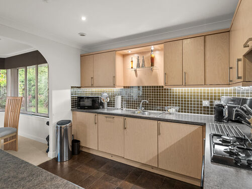 Sneddon Place, Airth, FK2 8GH