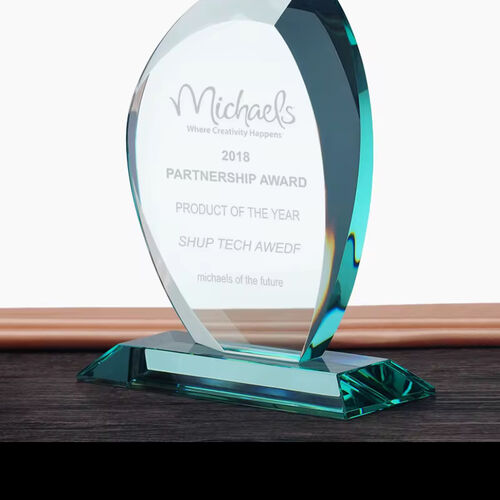 The Barra Leaf 190mm 2D octagonal Presentation Crystal/Trophy