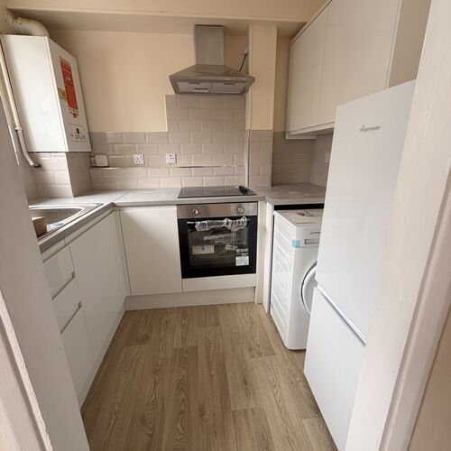 CMK - GROUND FLOOR MAISONETTE with GARDEN - 1 BEDROOM