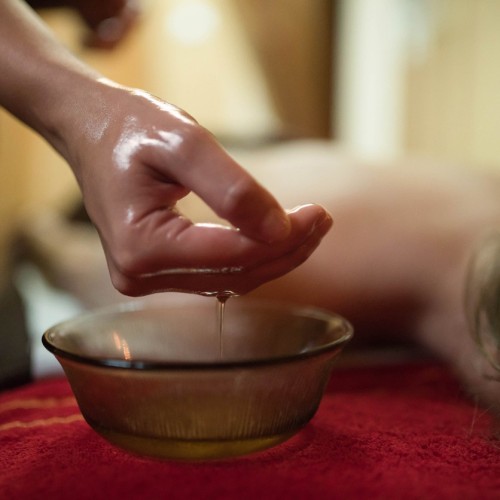Abhyanga Massage