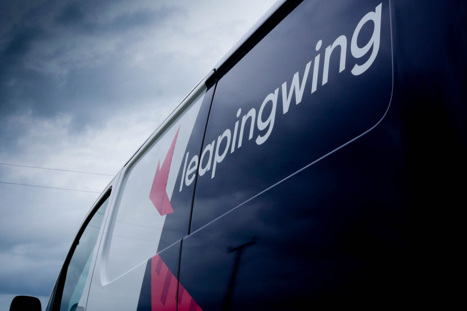 Leaping Wing - 2x Nissan enV200