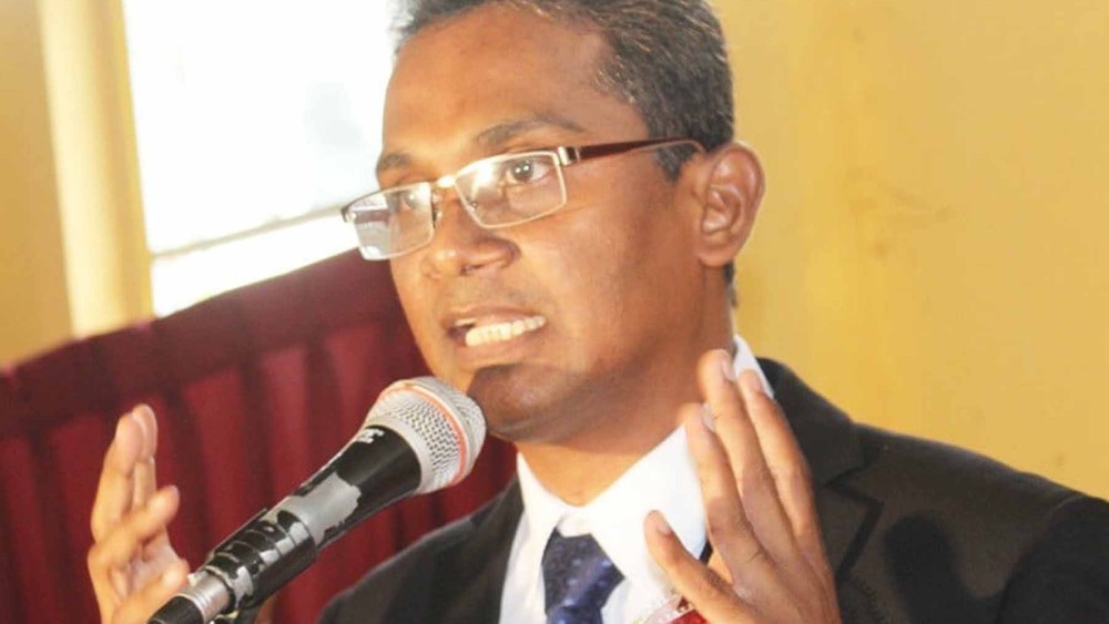 குழந்தைக்கு தாய்ப்பாலை தவிர்த்து பால்மா கொடுப்பது விஷத்துக்கு சமம்