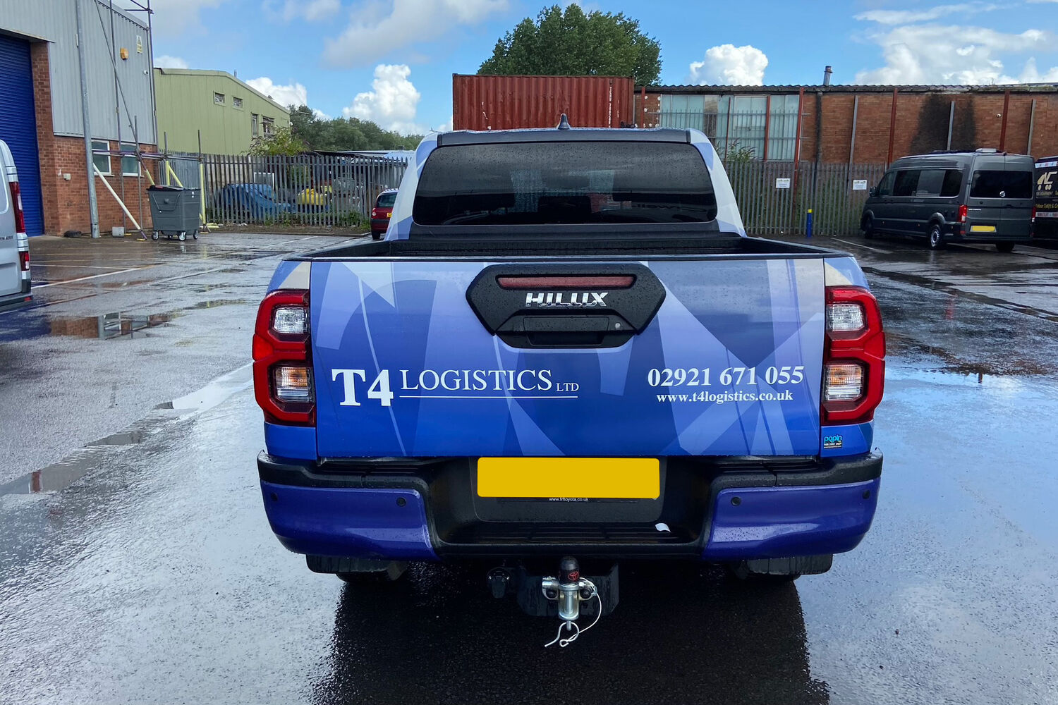 T4 Logistics - Toyota Hilux