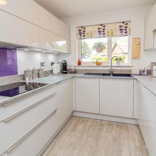 HIGH ST, NORTH CRAWLEY - 4 BEDROOMS