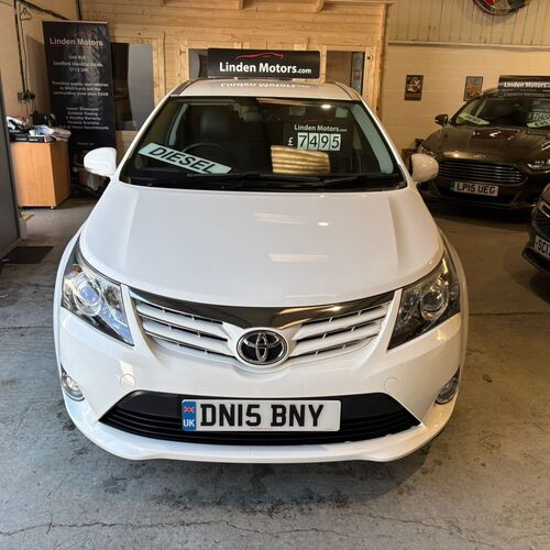 2015 (15) TOYOTA AVENSIS TOURER 2.0 D-4D DIESEL BUSISNESS EDITION 5 DOOR ESTATE 