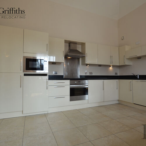 Renting in Cardiff - 1 Bedroom Apartment, Cardiff City Centre - DEPSOIT FREE OPTION
