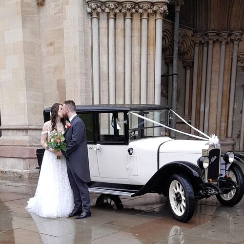 Gallery | Wedding Cars Harpenden, St Albans, Watford, Hemel Hempstead | Heritage Classic Cars