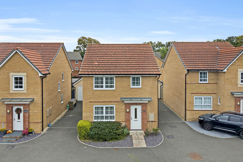 CLOS GLASCOED DINAS POWYS UNFURNISHED THREE BEDROOM DETACHED HOUSE WITH GARAGE 