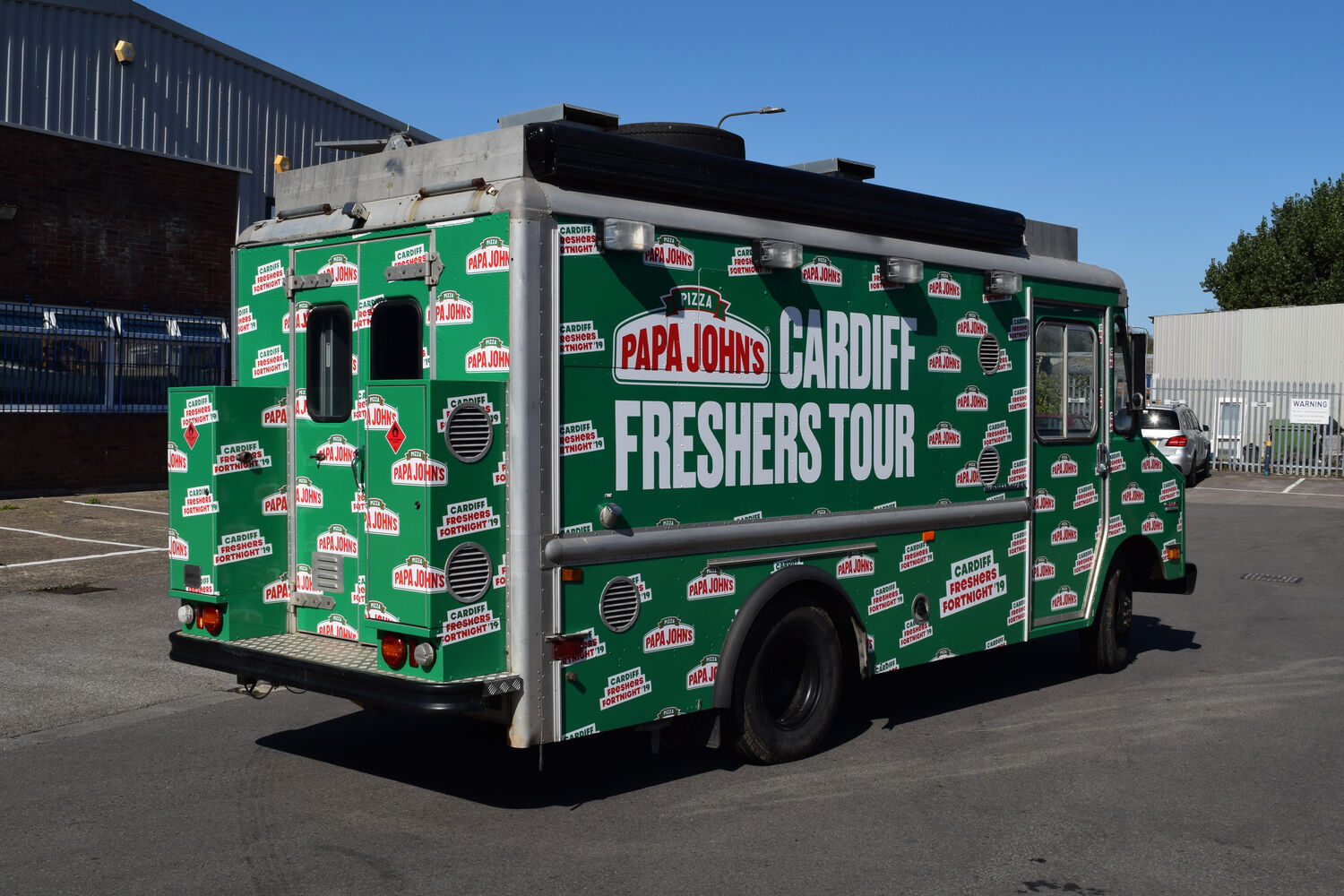 Mundane Agency - GMC P3500 Food Truck