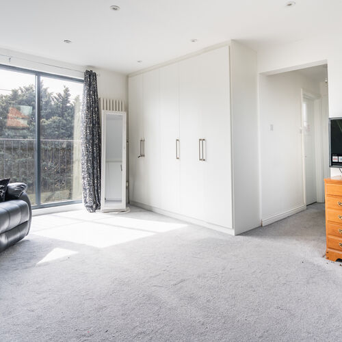 The Oaks, Watford WD19 4LR