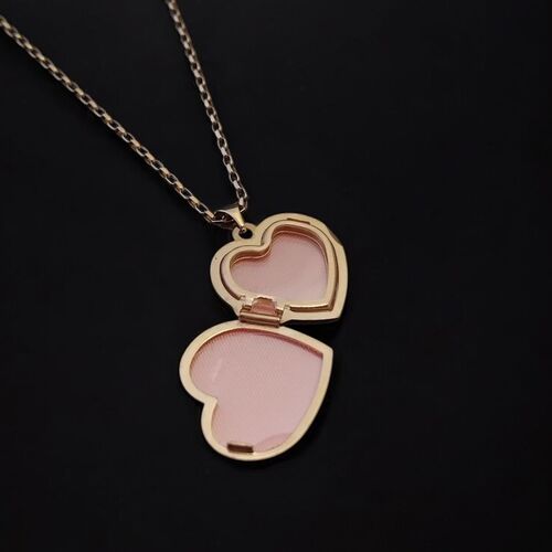 9ct yellow gold love heart locket
