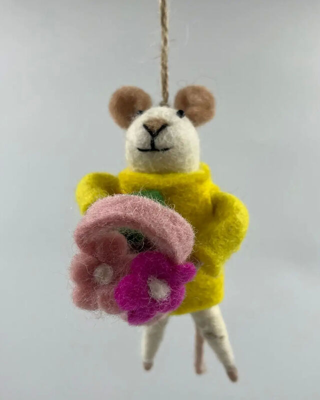Mouse holding a Bouquet Decoration/Ornaments 