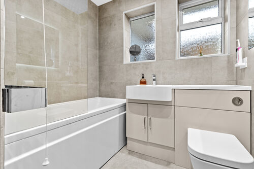 Glen Close, Polegate