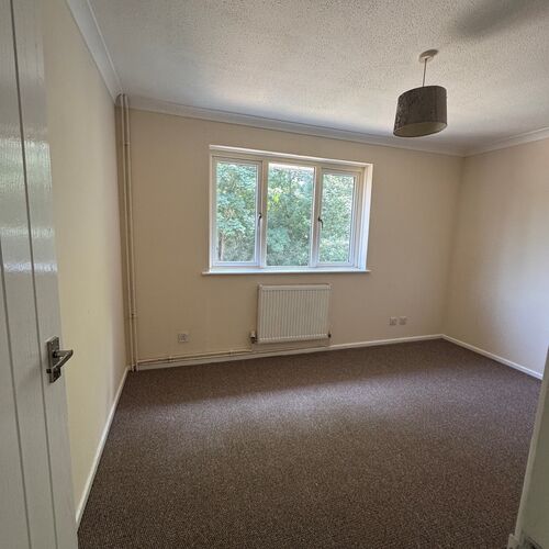 BRADWELL VILLAGE - 2 BEDROOM HOUSE with Garden
