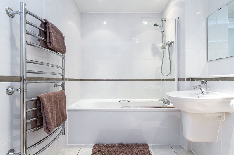 CENTURY WHARF CARDIFF BAY FURNISHED TWO BEDROOM APARTMENT