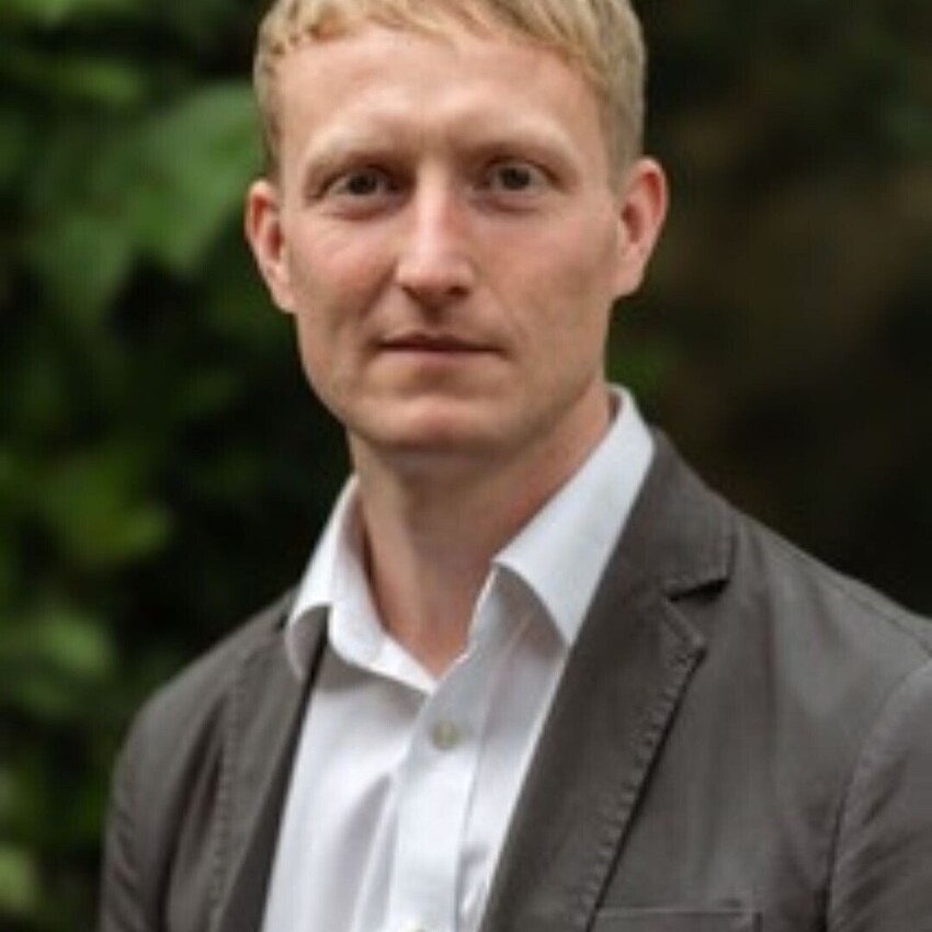 Dr Ben Helliwell - Clinical Psychologist and trauma therapist at Taproot Psychology