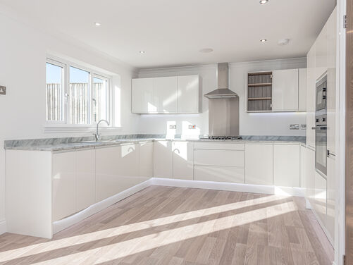 Claremont, Alloa, FK10 2DN