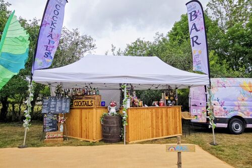 Gallery | Jolly Hucksters Mobile Bar Company | mobile bar Hertfordshire/mobile bar Buckinghamshire/mobile bar Hertfordshire/Wedding bar Buckinghamshire | wedding bar Hertfordshire | Real ale events bar /corporate events Hertfordshire/party bars Buckinghamshire/charity event bars