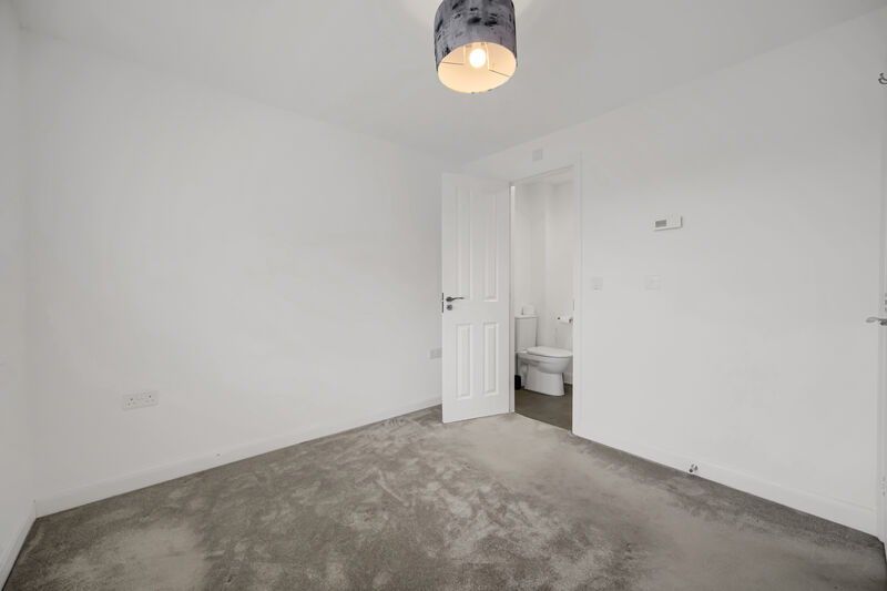 CLOS GLASCOED DINAS POWYS UNFURNISHED THREE BEDROOM DETACHED HOUSE WITH GARAGE 