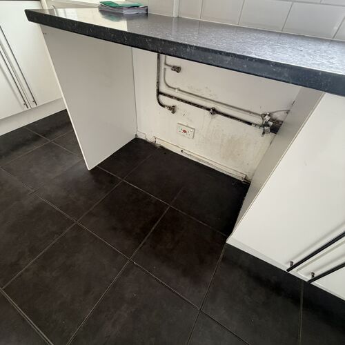 TWO MILE ASH - TWO BEDROOM HOUSE