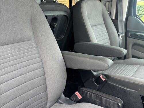 Ford Tourneo Custom Auto 8 Seater