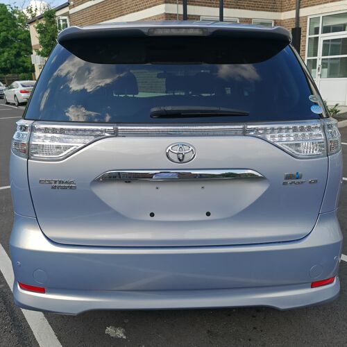 TOYOTA ESTIMA HYBRID E-FOUR