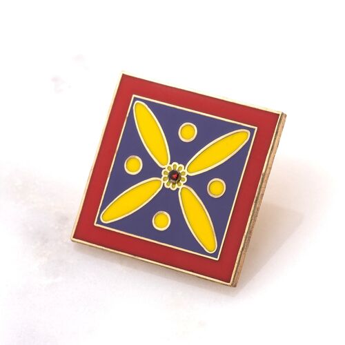 Badge. The Persian Cross. Multi-coloured Cross with 1 central Red stone. Original Pattern.