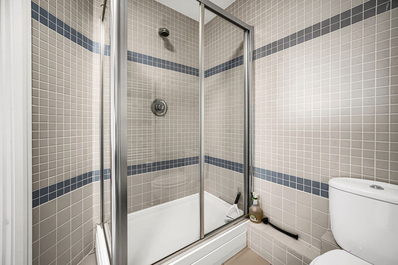 LANDMARK PLACE CARDIFF CITY CENTRE FURNISHED TWO BEDROOM APARTMENT WITH PARKING