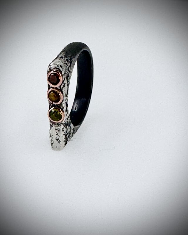 Urban Decay ‘Traffic Light’ ring