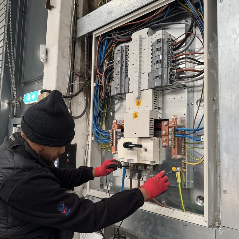 Innovative Energy Systems Ltd | Emergency electrician Woking | Fuse board/Consumer unit replacement | Electrician Woking