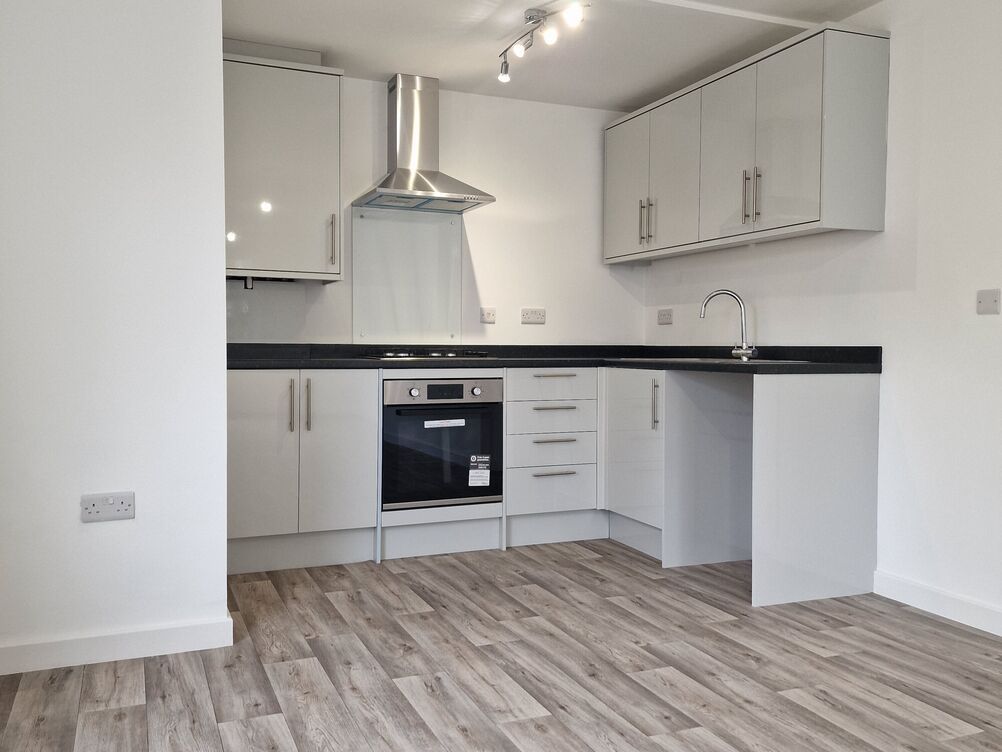 New 3x1 bedroom flats above commercial premises