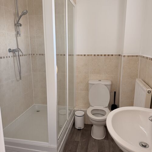BROUGHTON - 1 BEDROOM APARTMENT
