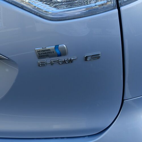 TOYOTA ESTIMA HYBRID E-FOUR