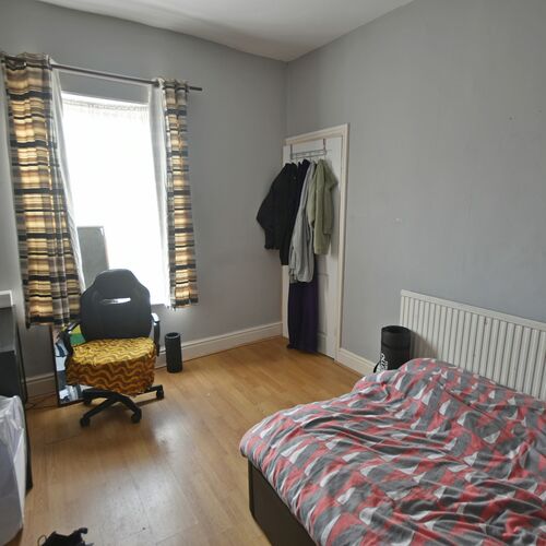 2 BEDROOM Mid Terrace For SALE