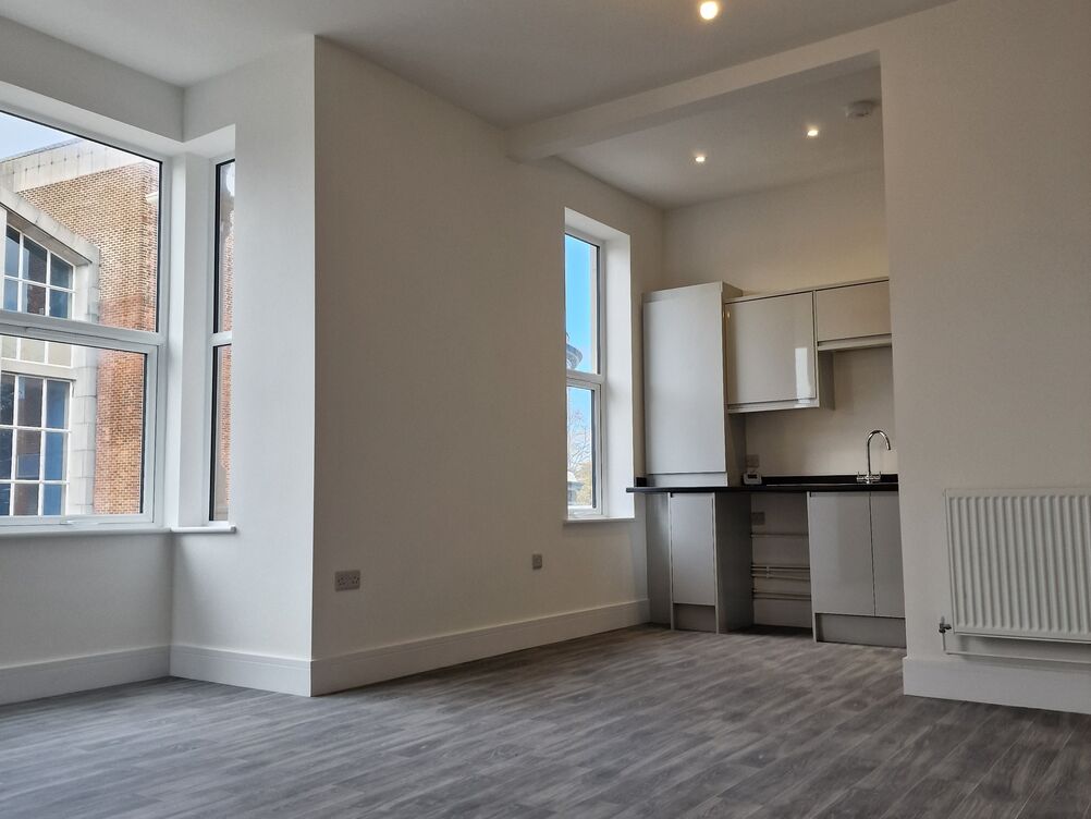 Office conversion to 5x1 bedroom flats 